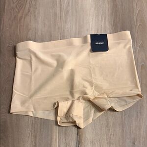 SPANX Women's Cream Boy Shorts